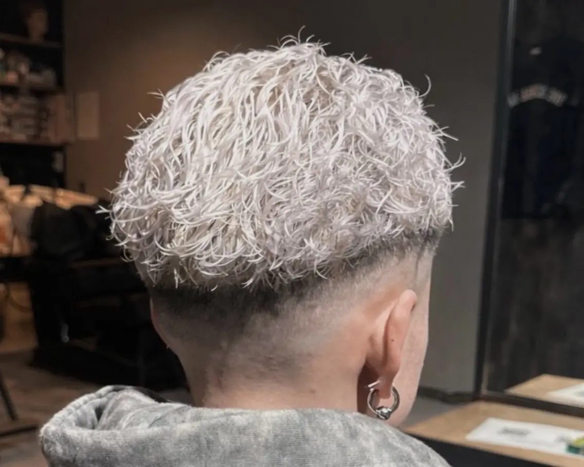 ショート カラー パーマ Swell Funabashiのヘアスタイル