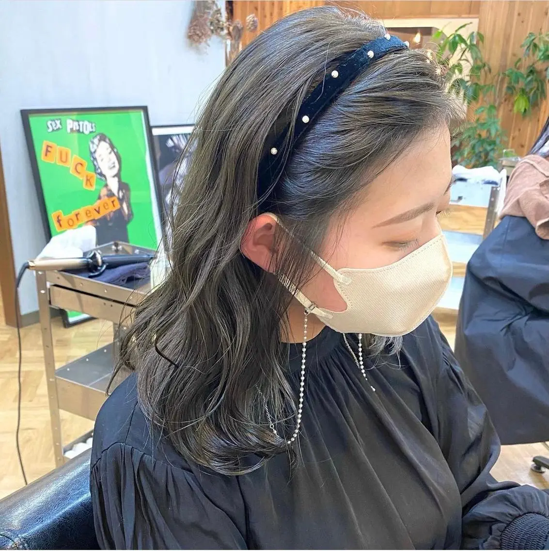 ミディアム カラー パーマ ヘアアレンジ メンズ キッズ ネイル マツエク・マツパ アイブロウ カチューシャ 前川 朋香のヘアスタイル