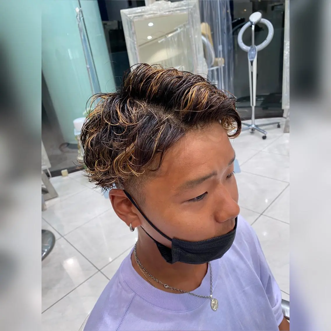 カラー パーマ メンズ メンズハイライト メンズパーマ ハイライトカラー スパイラルパーマ 大谷 竜也のヘアスタイル