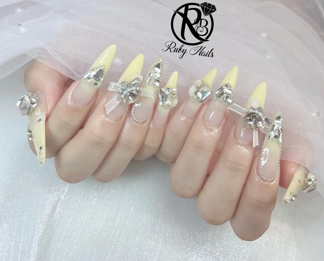 ネイル グラデーション キラキラネイル 韓国ネイル マグネットネイル 持ち込み ハンドネイル RUBY Nail 日暮里店のネイルデザイン