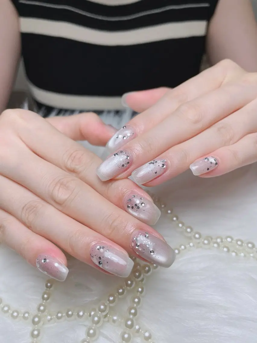 ネイル アートネイル オーロラネイル フレンチネイル ジェルネイル グラデーション ハンドネイル Sora nail 長さ出し専門店のネイルデザイン