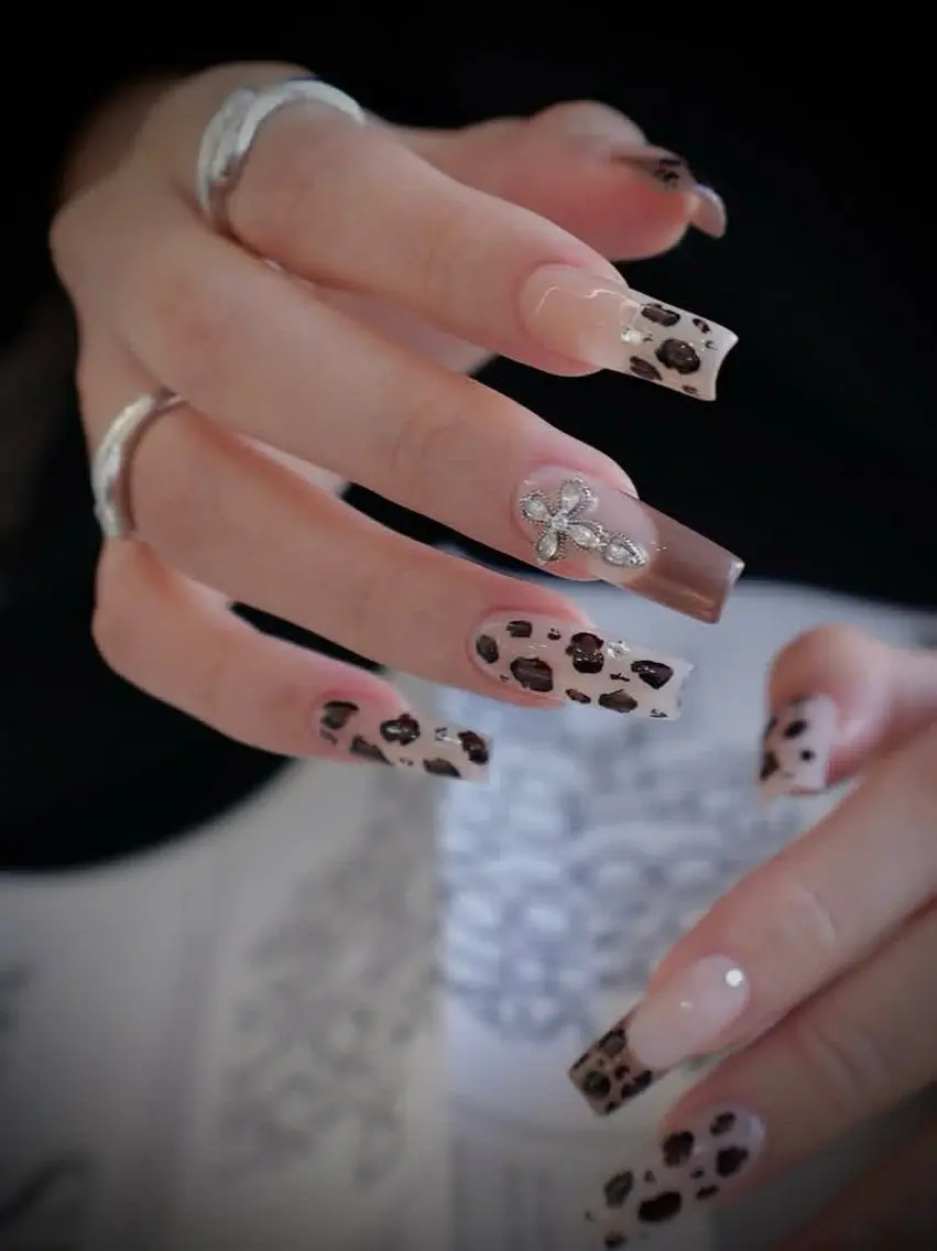 ネイル グラデーション 韓国ネイル マグネットネイル ミラーネイル ニュアンスネイル ハンドネイル Hana Rose Nailのネイルデザイン