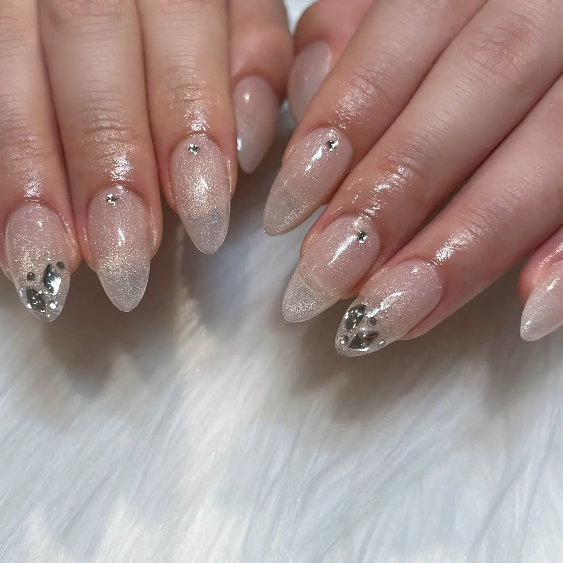 ネイル アートネイル ガーリー 韓国ネイル 持ち込み ストーンネイル KOKONA 🎀のネイルデザイン