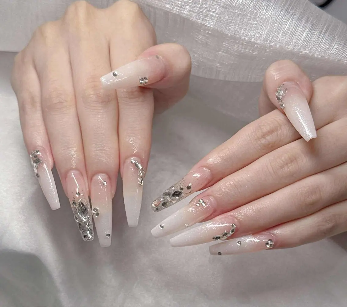 ネイル 長さ出し グラデーション 卒業式 キラキラネイル マグネットネイル ハンドネイル Lee Nailsのネイルデザイン
