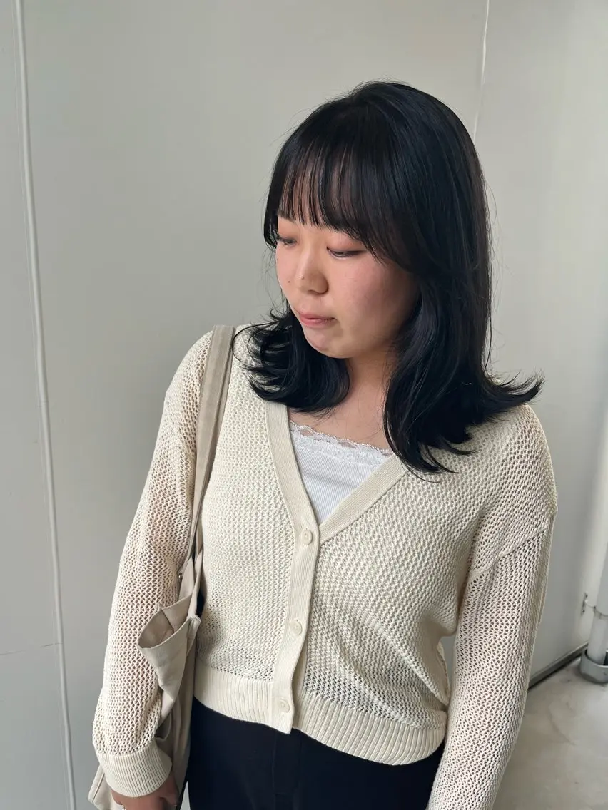 ミディアム 松本 茜のヘアスタイル