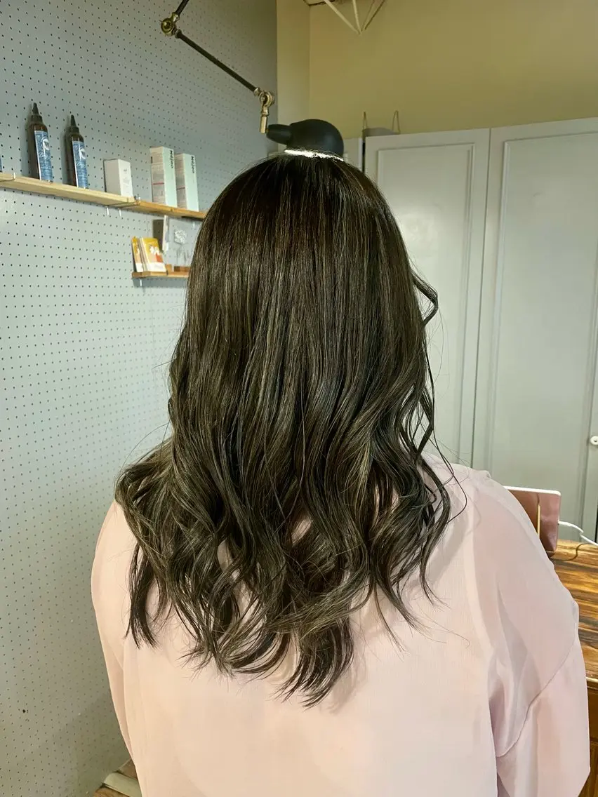 ミディアム カラー ブリーチ デザインカラー ハイトーンカラー カット ヘアカラー トリートメント 🤩噂のMr.髪ポジ ティブ®️yu🤩のヘアスタイル