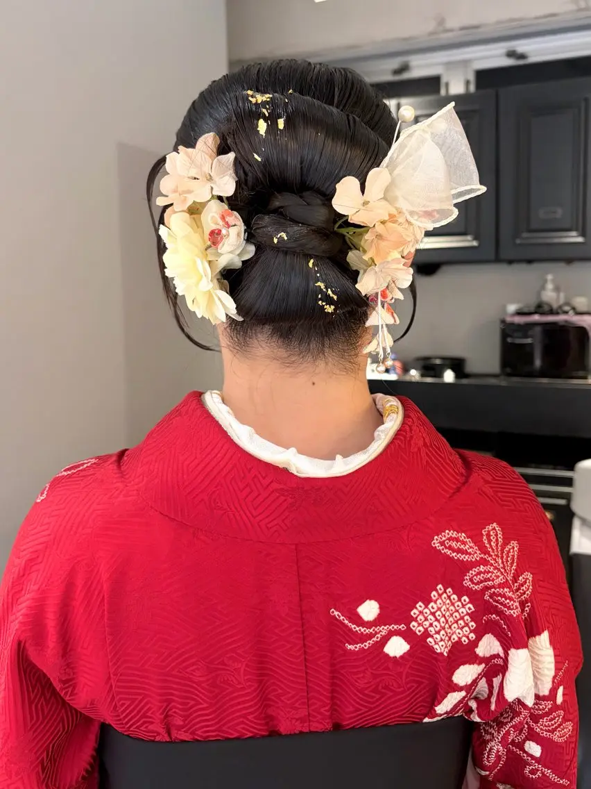 ヘアアレンジ ヘアセット 美髪縮毛 COCOROのヘアスタイル