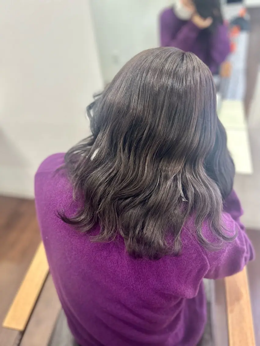 ミディアム カラー ヘアアレンジ 透明感カラー グレージュ 🤍 minaのヘアスタイル