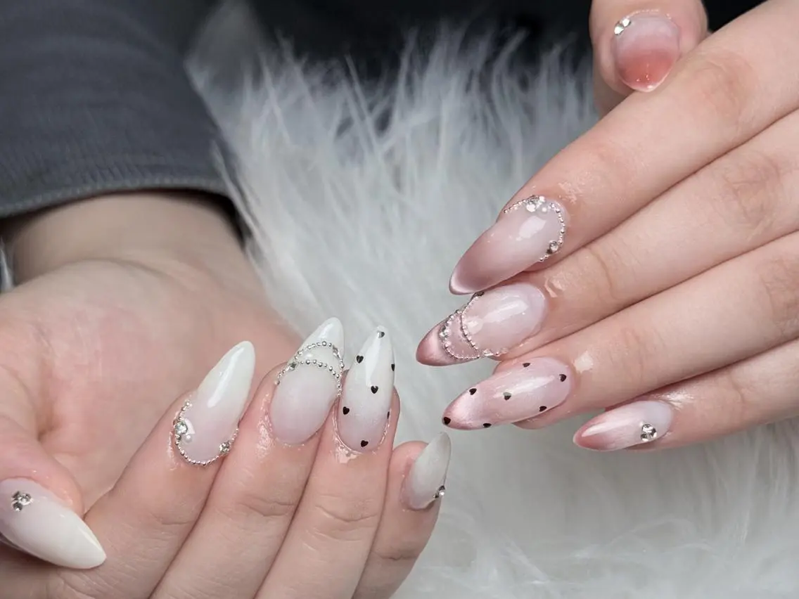 ネイル 長さ出し グラデーション 卒業式 キラキラネイル マグネットネイル Emi🌸Belle Nail Salonのネイルデザイン