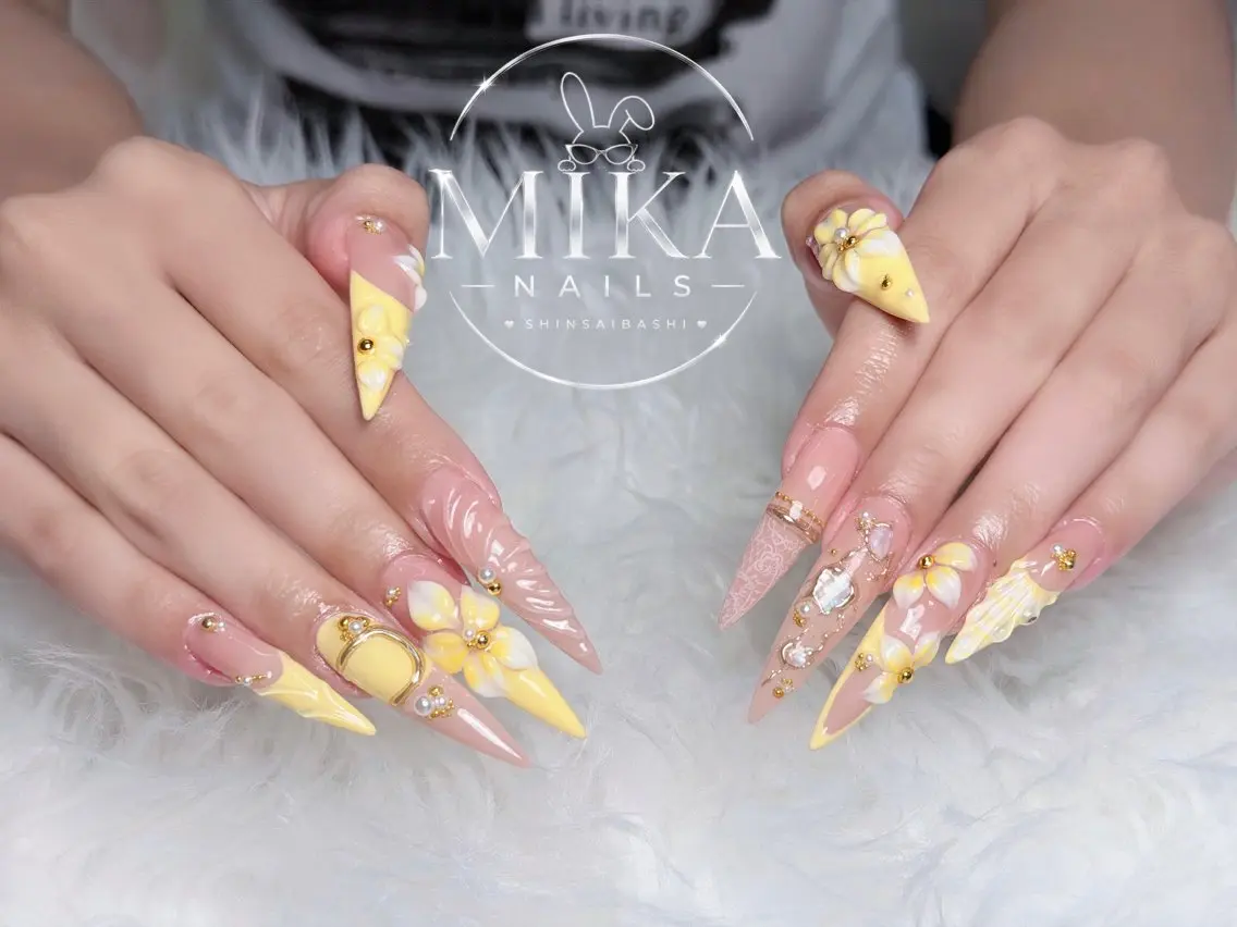 ネイル アートネイル チークネイル ドット フットネイル フレンチネイル ハンドネイル Luna Mikaのネイルデザイン