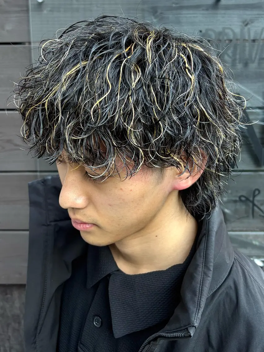 ショート パーマ メンズ メンズハイライト ハイライト カット パーマ RAIA💎ケア ブリーチ&パーマ💎のヘアスタイル
