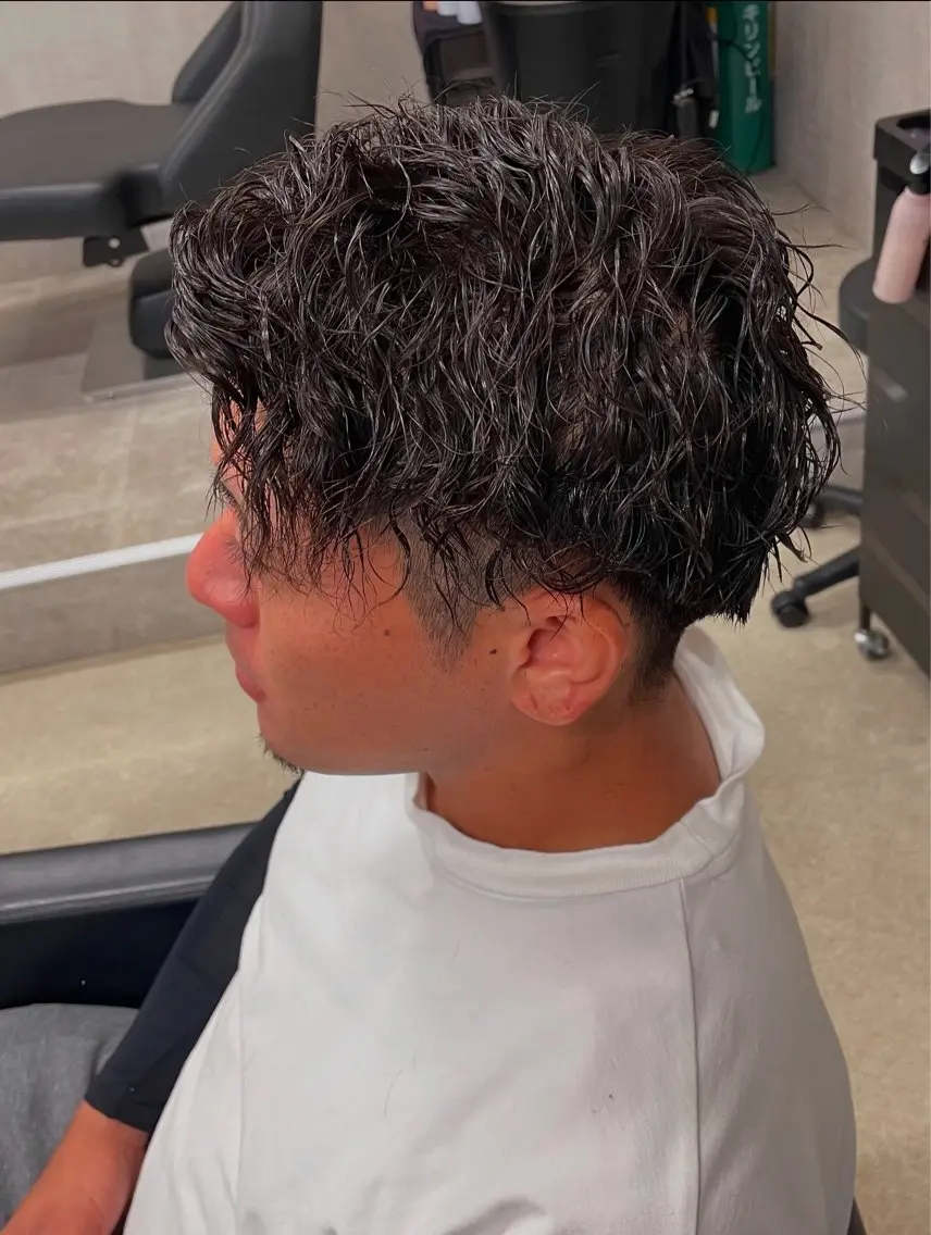 ショート パーマ メンズ メンズパーマ ショートヘア スパイラルパーマ カット パーマ 大島 渓翔のヘアスタイル