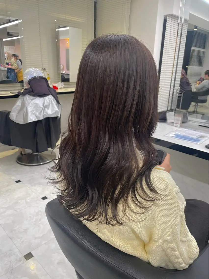 ロング カラー 韓国レイヤー透明感 艶カラー美髪縮毛矯正のヘアスタイル