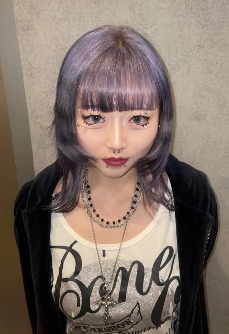 ミディアム ヘアカラー ハイトーン/デザイン カラー/複雑履歴葉月のヘアスタイル