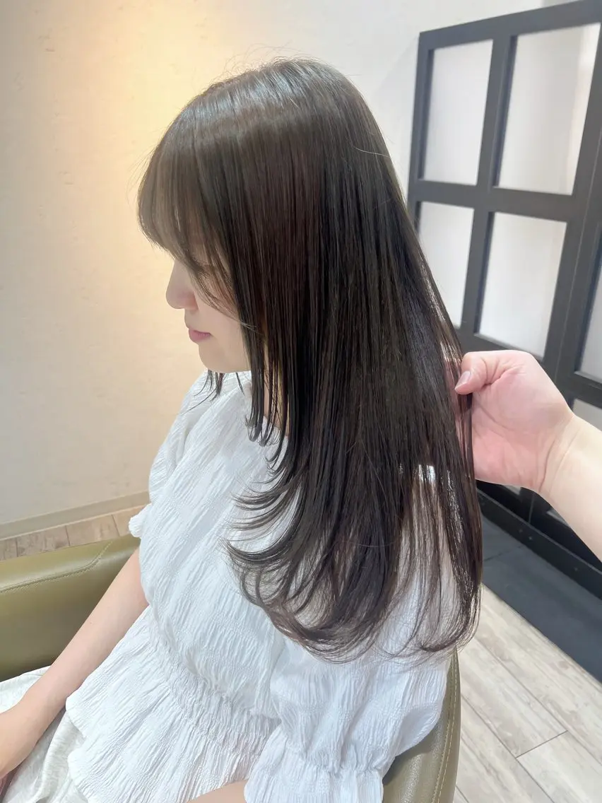 ロング カラー ヘアカラー トリートメント SHIN/レイヤー カット×クロスパーマのヘアスタイル