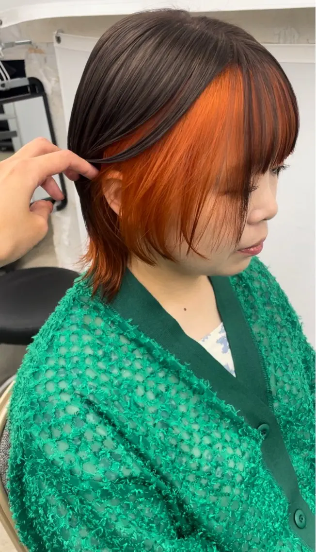ロング カラー インナーカラー 推し ブリーチ 髪質改善のヘアスタイル