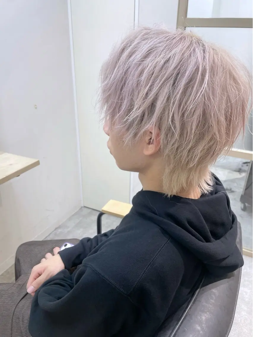 ミディアム メンズ メンズウルフカット くびれヘア ウルフカット ☁️ケアブリーチ￤ ウルフ￤Shioriのヘアスタイル