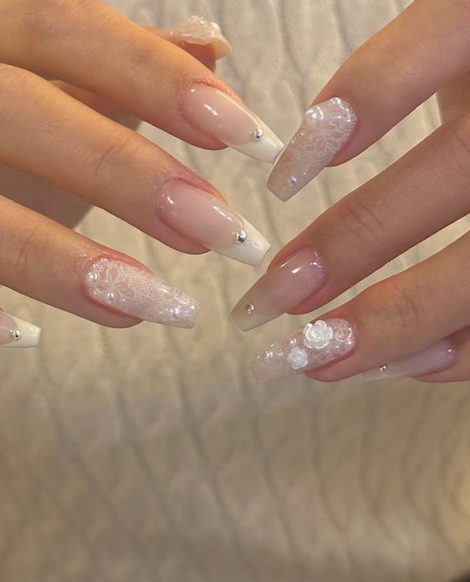 ネイル アートネイル フレンチネイル ジェルネイル キラキラネイル 韓国ネイル ハンドネイル ICE Nailsのネイルデザイン