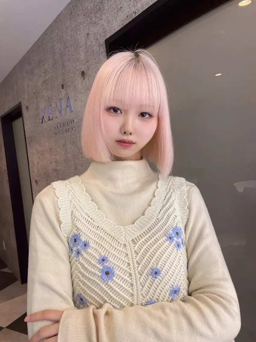 ショート ヘアカラー GEM YURI ハイトーンカラーのヘアスタイル