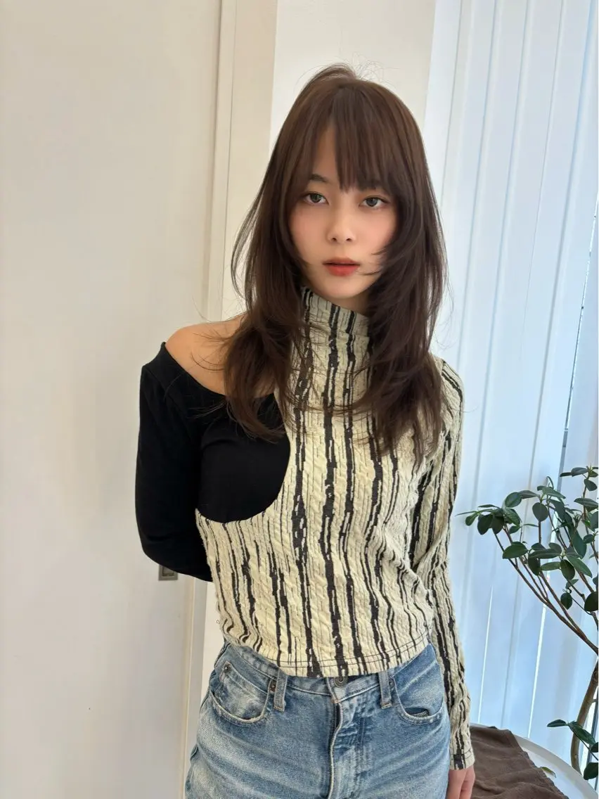 ロング カラー ブラウンカラー オリーブブラウン レイヤーカット カット ヘアカラー トリートメント レイヤーカット🎀 kanaのヘアスタイル
