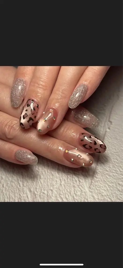 ネイル ハンドネイル MoonNail ユリ🌸のネイルデザイン