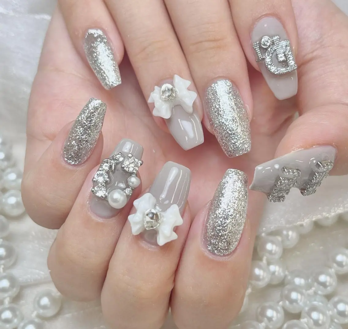 ネイル アートネイル ジェルネイル ガーリー 大理石ネイル(マーブル) ミディアムネイル ハンドネイル ハンドケア 近藤 優衣のネイルデザイン