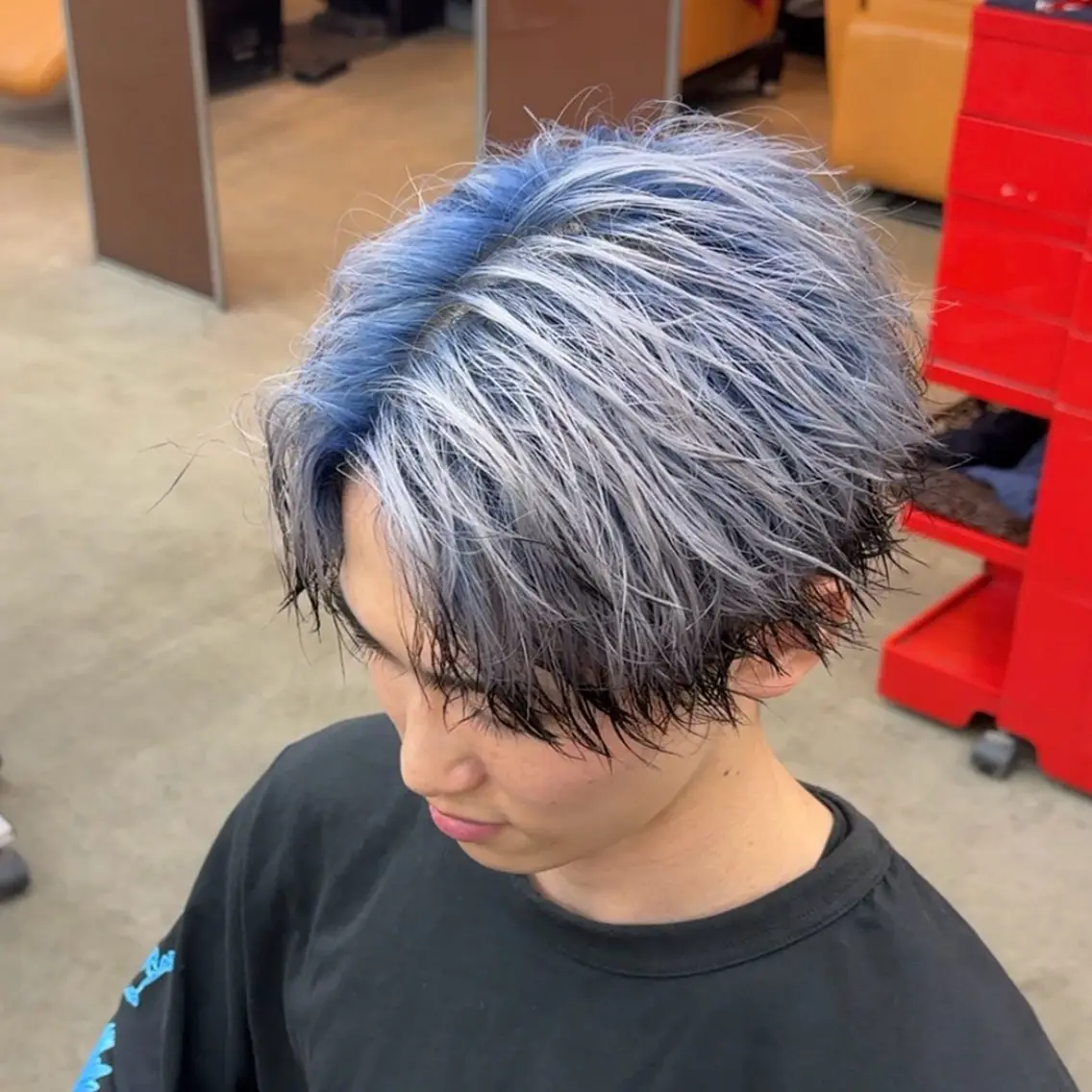 ショート カラー メンズ ブルーカラー グラデーションカラー カット ヘアカラー メンズカラー指名率 1位🌈koikeのヘアスタイル