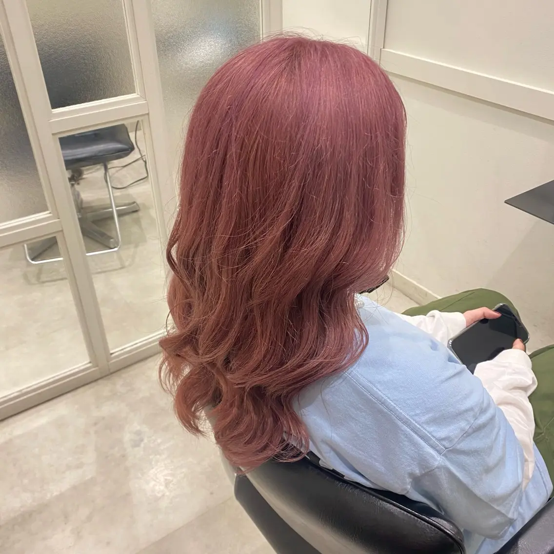セミロング 🌈透け感カラー RINA🌈のヘアスタイル