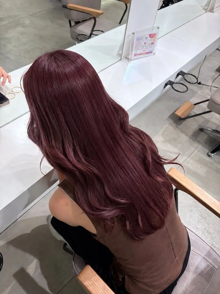 カラー カシス レッドカラー ヘアカラー 西崎 愛加のヘアスタイル