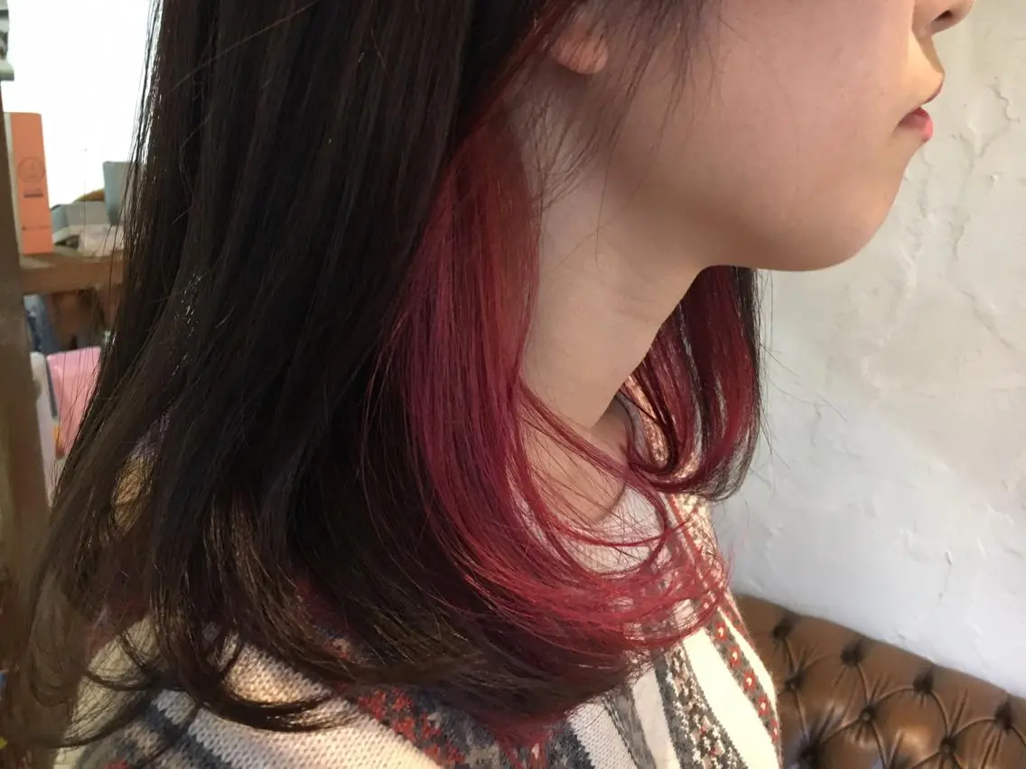 セミロング カラー インナーカラー ピンクカラー tocca八王子 AYAKAのヘアスタイル