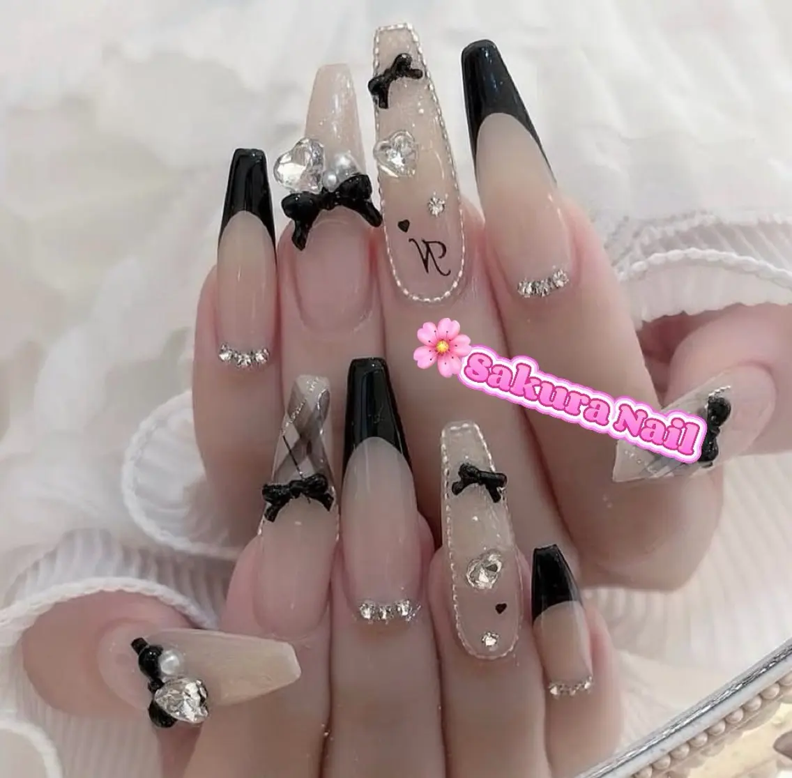 ネイル アートネイル オーロラネイル ボルドー チークネイル フレンチネイル ハンドネイル Sakura Nail Salonのネイルデザイン