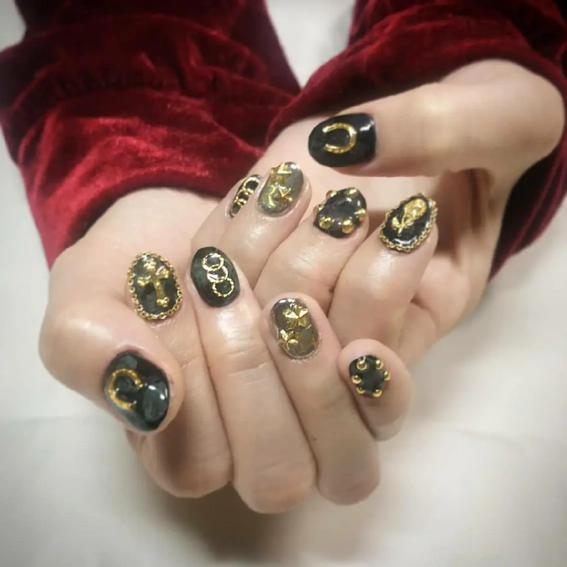 ネイル ゴールド ハンドネイル ハンドケア lylynail YUUKAのネイルデザイン
