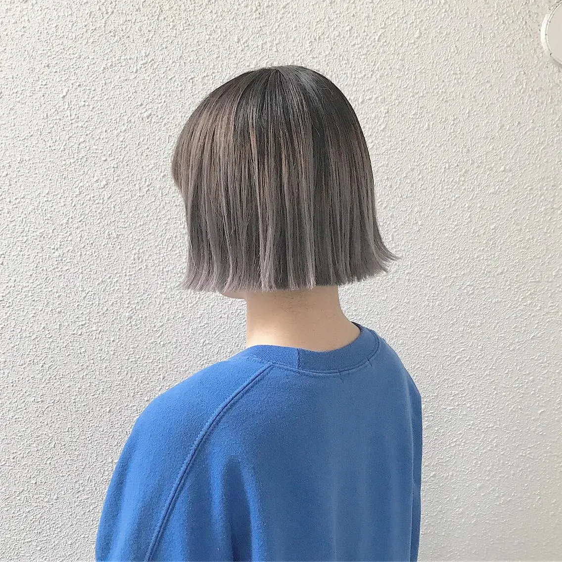 ショート カラー シルバー インナーカラー/天神 ブリーチ/吉田のヘアスタイル