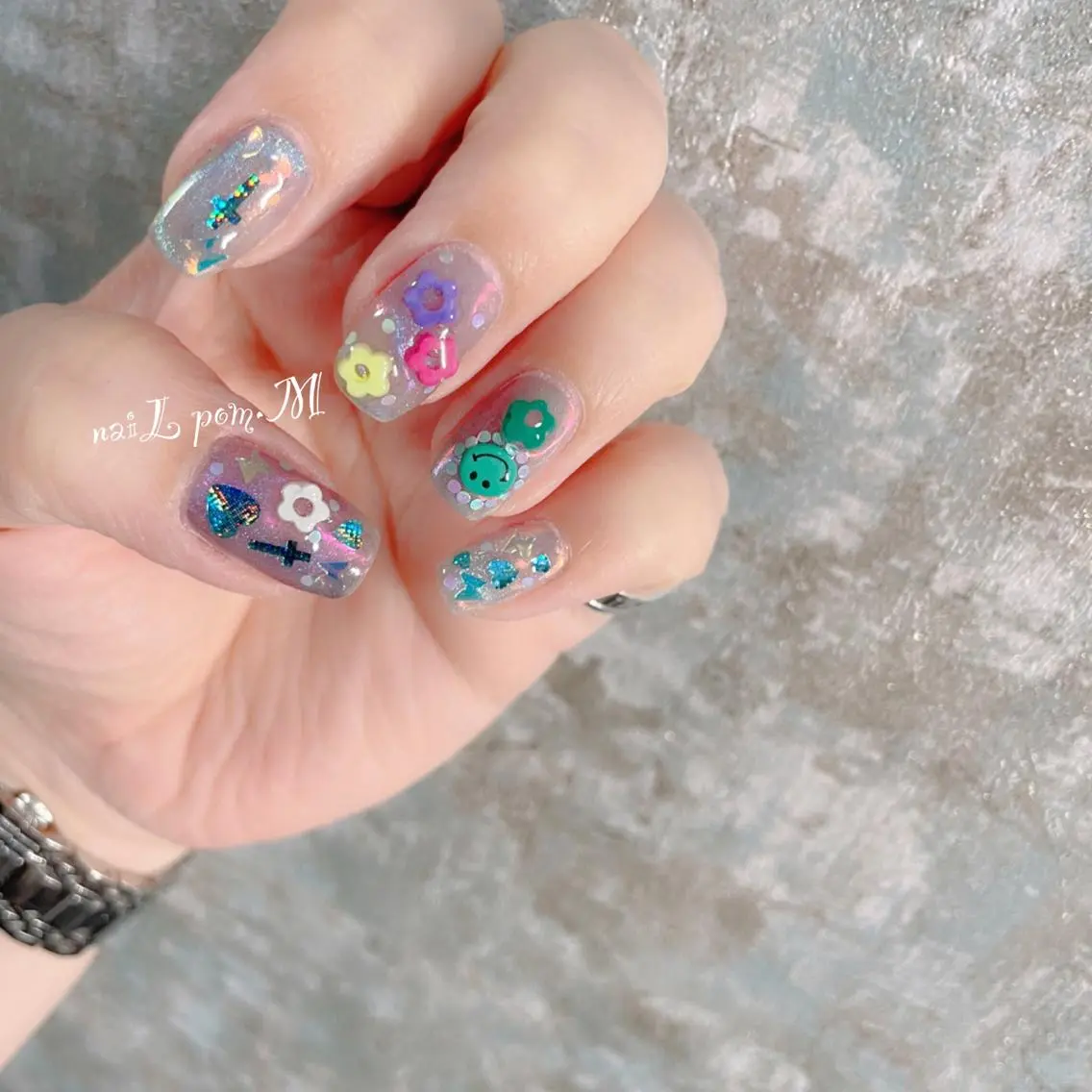 ネイル オーロラネイル ホログラムネイル 韓国ネイル マグネットネイル ハンドネイル ハンドケア naiL pom.Mのネイルデザイン