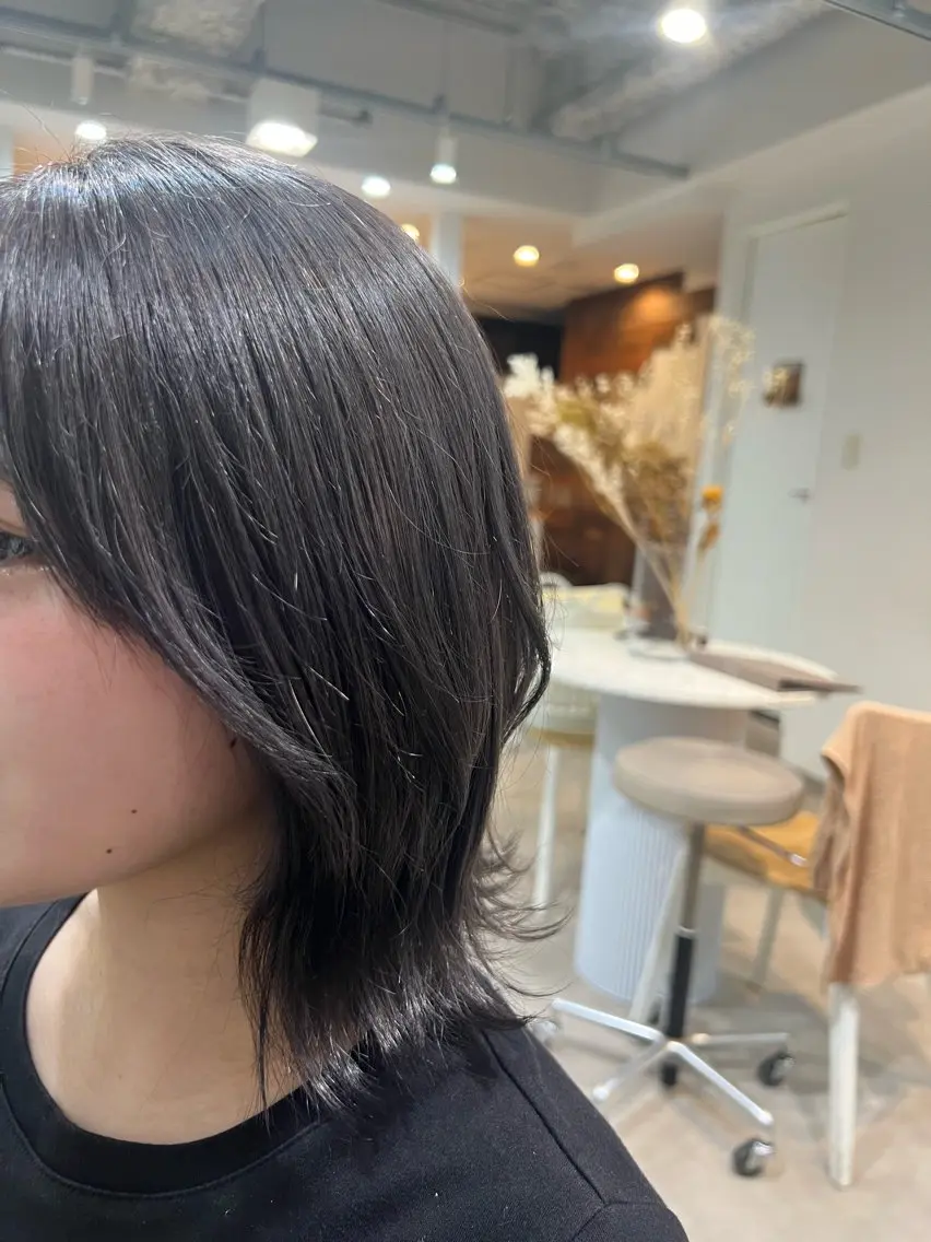 カラー ブリーチ グレージュ シルバー シルバーグレージュ ハラダユウカ flower西明石店のヘアスタイル