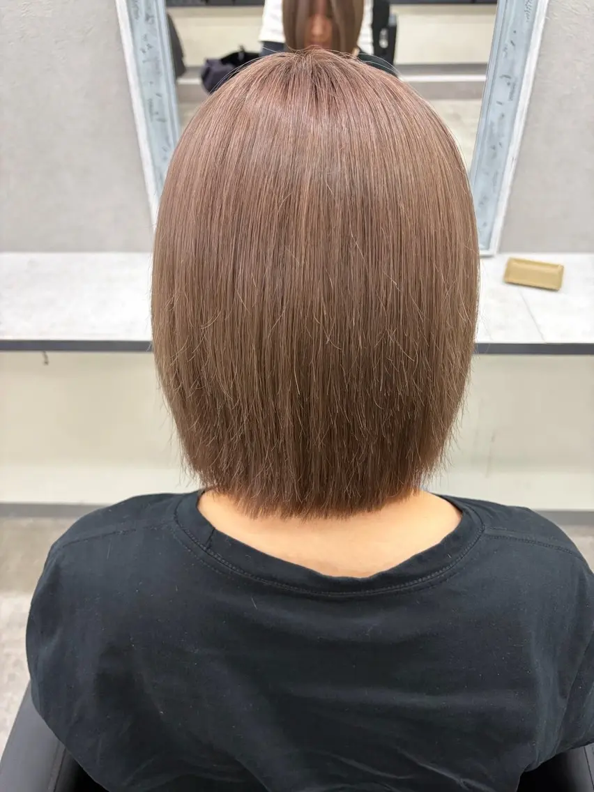 ショート カラー ベージュカラー ミルクティーベージュ ヘアカラー トリートメント ダブルカラー メンズパーマ大成のヘアスタイル