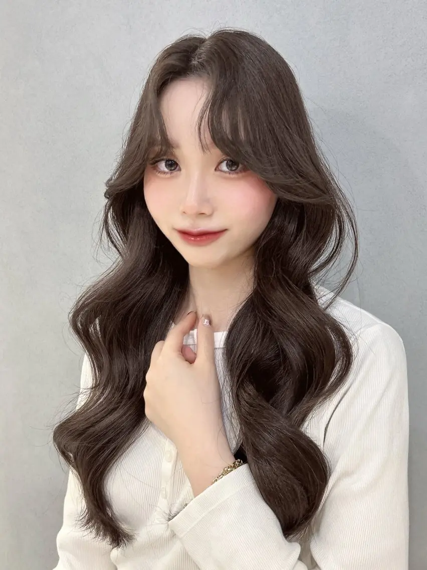 ロング まなり See.のヘアスタイル