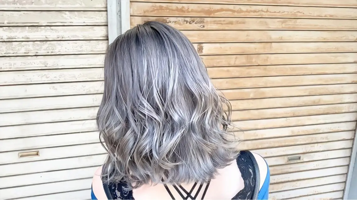 ミディアム カラー ヘアアレンジ ネイル マツエク・マツパ ハイトーンカラー ブリーチ特化 / share 元太のヘアスタイル