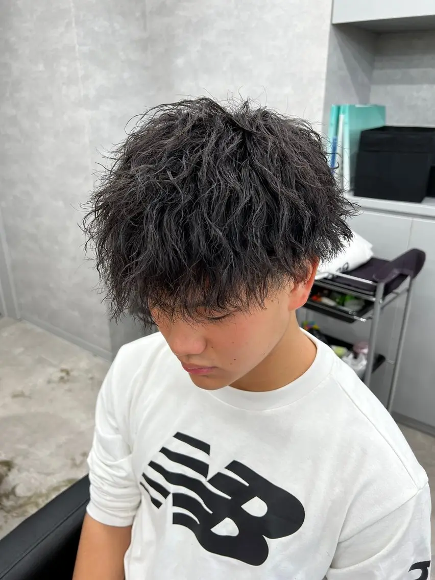 パーマ メンズ メンズパーマ 刈り上げ 新世代パーマ⚡️ の達人トモ⚡️のヘアスタイル