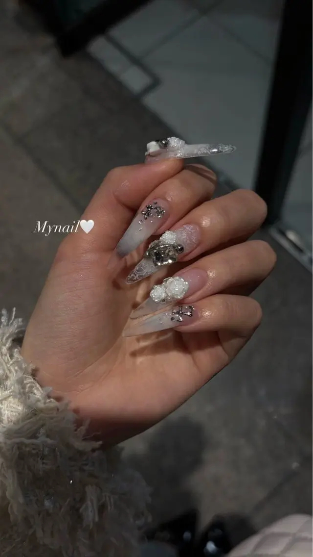 ネイル チークネイル ドット フットネイル フレンチネイル グラデーション ハンドネイル ハンドケア Nihonthy Nail 新宿のネイルデザイン