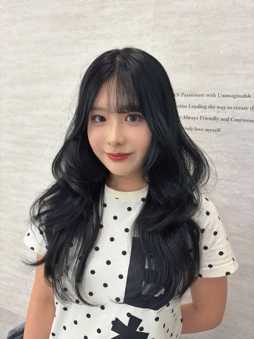 ロング カラー ヘアアレンジ カット ヘアカラー トリートメント 韓国レイヤーカット/ 儚げカラーチナツのヘアスタイル