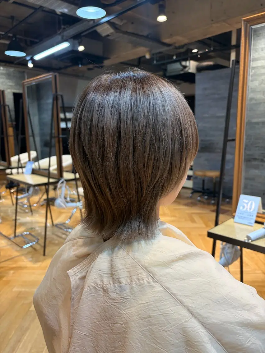 ミディアム コバヤシ リナのヘアスタイル