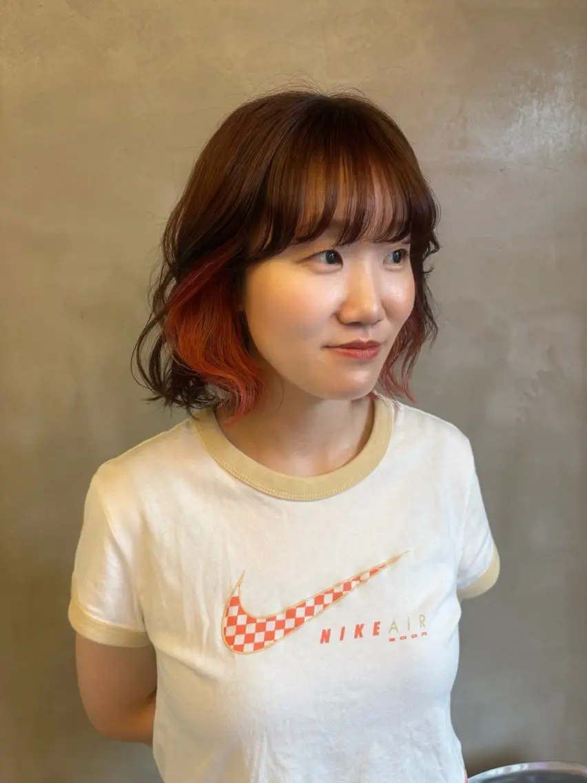 ショート カラー ブラウンカラー インナーカラー オレンジ オレンジブラウン 長代 結日香のヘアスタイル