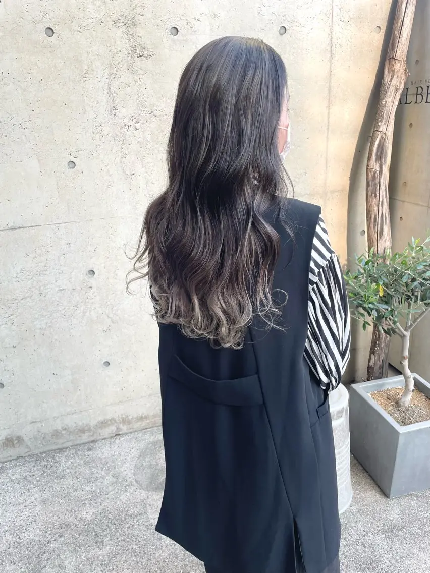 ロング カラー 日高 香織のヘアスタイル