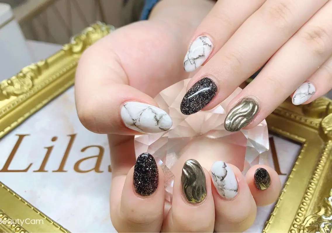 ネイル 入学式 ジェルネイル 卒業式 ハードジェル ラメ(グリッター) Lilas Nailのネイルデザイン