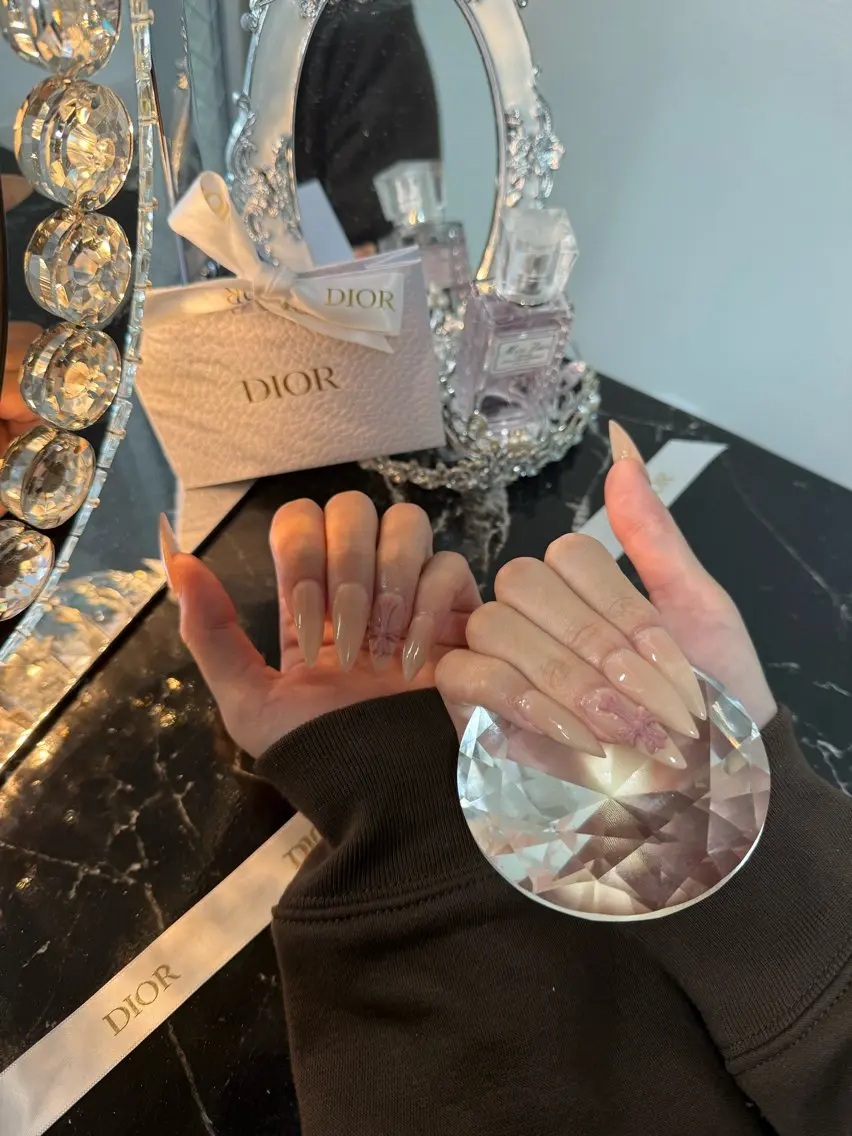 ネイル Roselia nail🌙のネイルデザイン