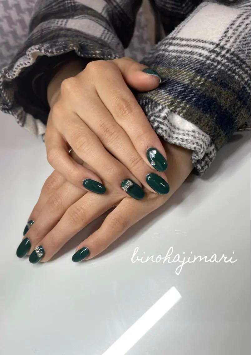 ネイル アートネイル フラッシュネイル ラメ(グリッター) ワンカラーネイル シルバー ♡Bivi♡自爪に 優しいネイルサロンのネイルデザイン