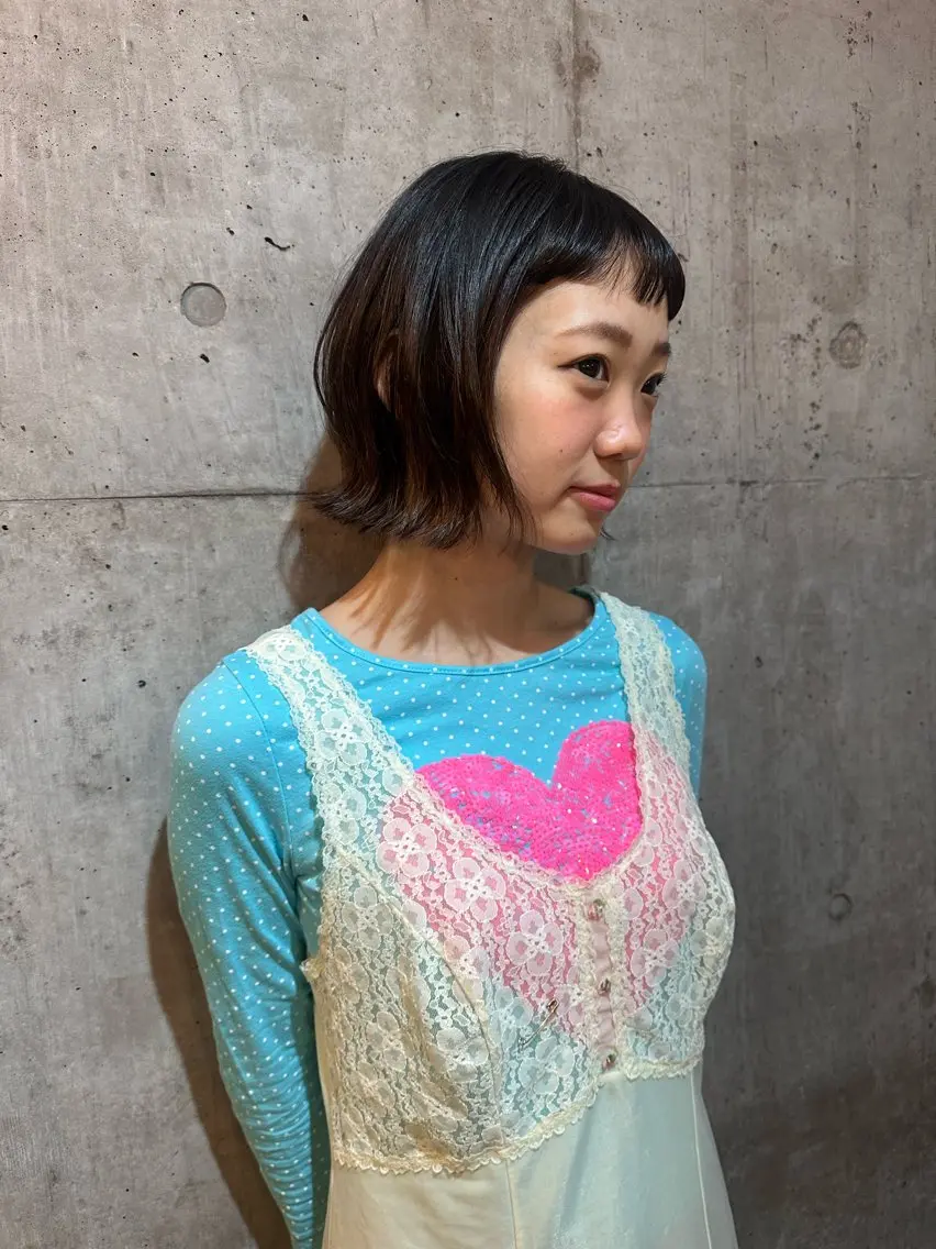 ショート ボブ レイヤーカット 外ハネヘア ワイドバング ✂︎岡根 京花✂︎のヘアスタイル