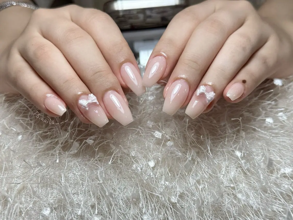 ネイル キラキラネイル マグネットネイル 持ち込み オフィスネイル シンプルネイル ハンドネイル ハンドケア TS. nails___のネイルデザイン