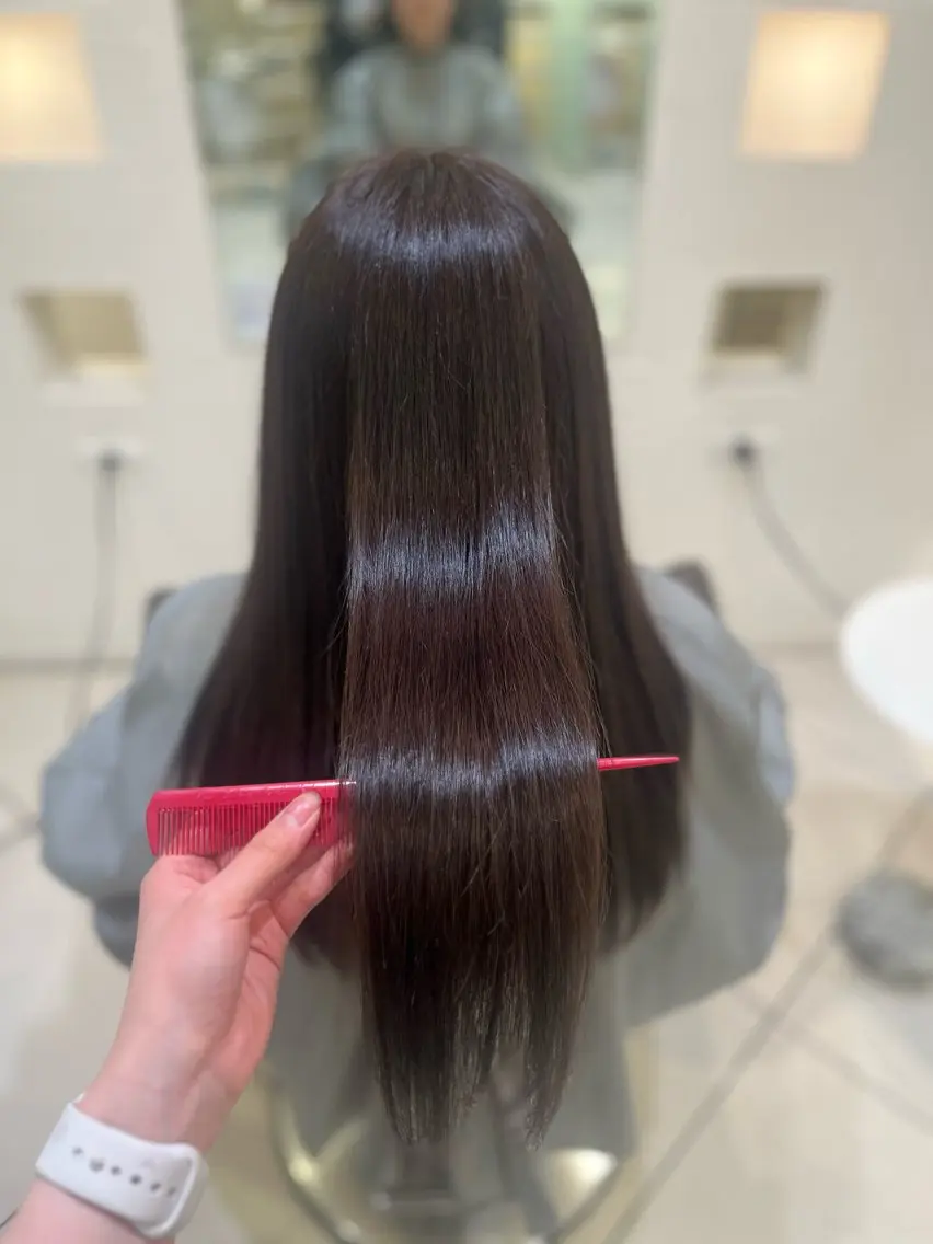 ロング カラー タイトボブ個性派カラ ーAKANEのヘアスタイル